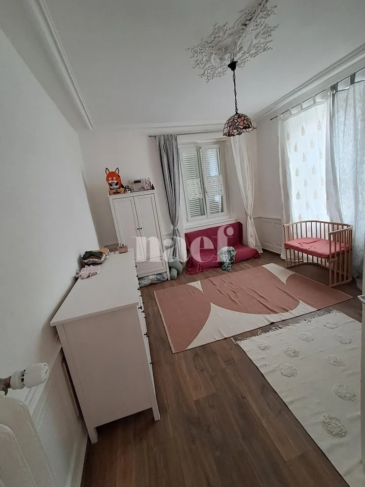 Geräumiges und helles 6.5-Zimmer-Duplex mit Gemeinschaftsgarten