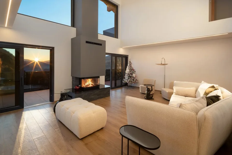 Chalet moderne de 6.5 pièces avec ascenseur, vue panoramique et finitions haut de gamme à  Lens / Crans-Montana