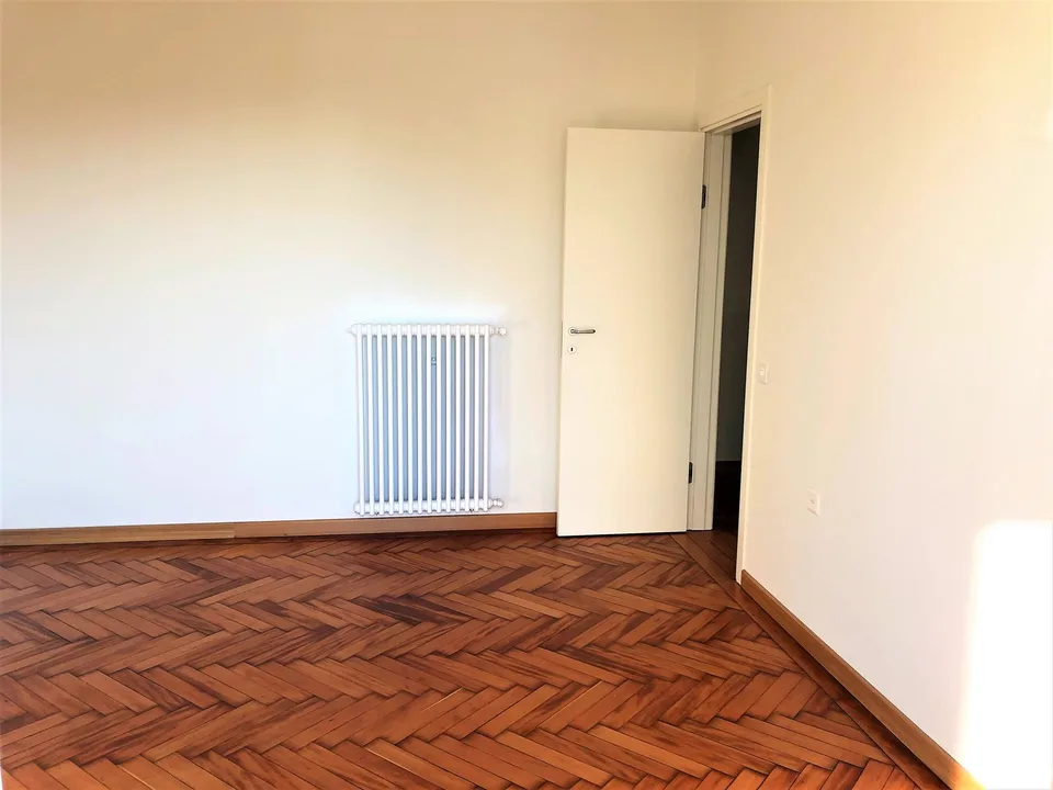 Appartement rénové avec place de parking, pas de frais de charges, 1 mois gratuit