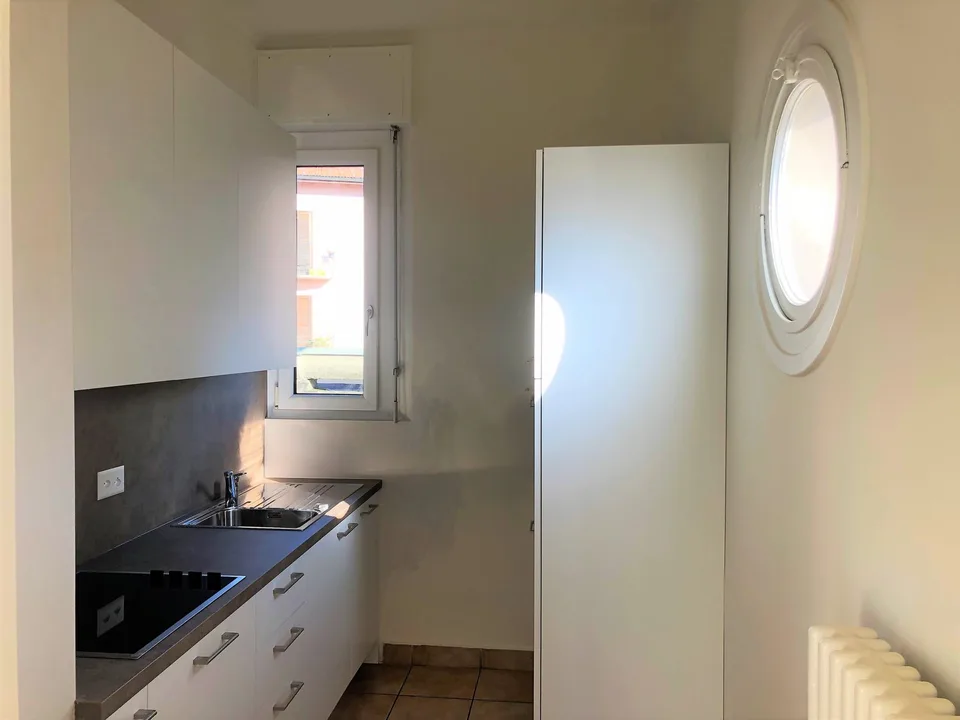 Appartement rénové avec place de parking, pas de frais de charges, 1 mois gratuit
