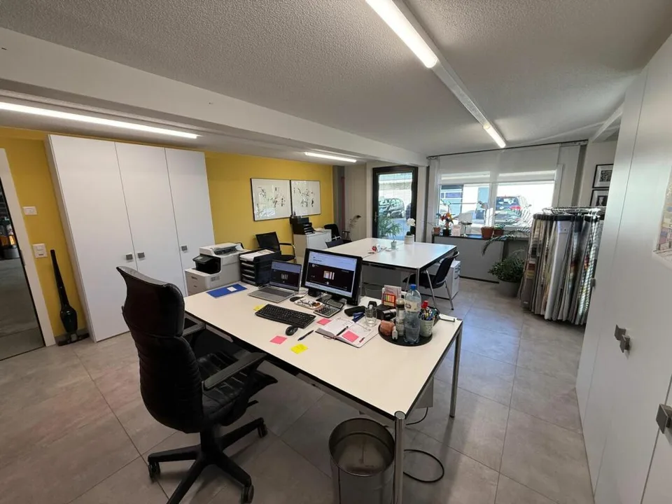 Gewerbeliegenschaft mit Büros und Lagerhalle – Foto 12 von 18