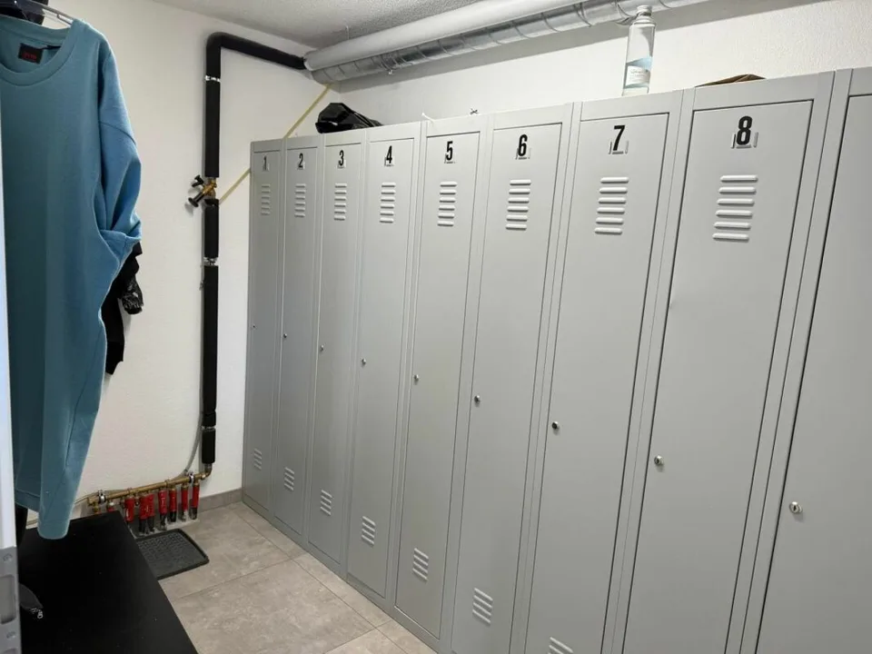 Gewerbeliegenschaft mit Büros und Lagerhalle – Foto 11 von 18