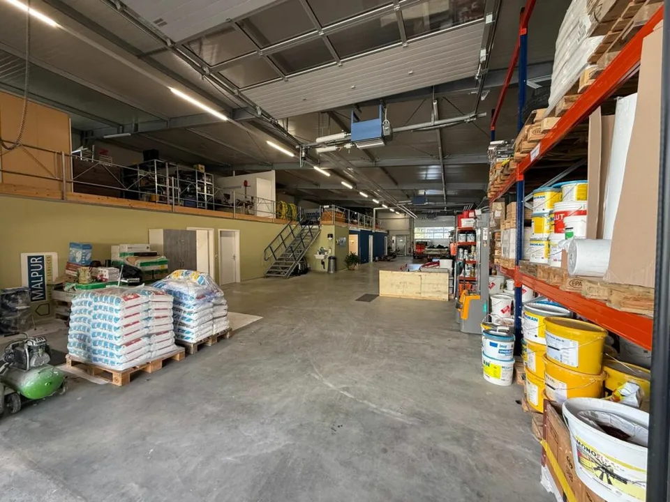 Gewerbeliegenschaft mit Büros und Lagerhalle – Foto 7 von 18
