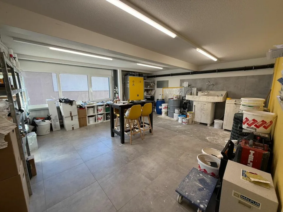 Gewerbeliegenschaft mit Büros und Lagerhalle – Foto 14 von 18