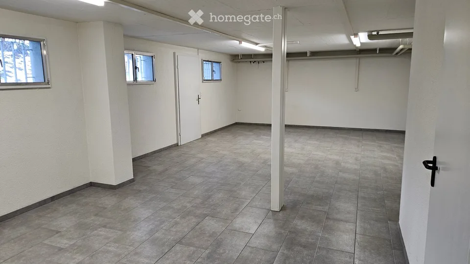 Büro- oder Gewerberäume in Baar