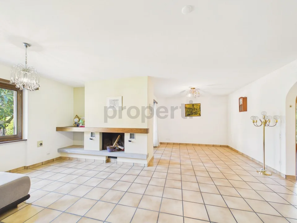 Charming single-family house with garden in Camorino – photo 4 of 30