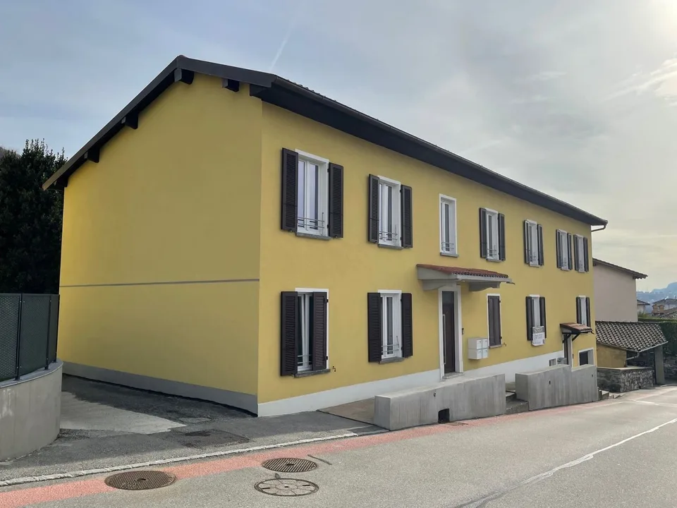 APPARTAMENTI 2.5 E 3.5 COMPLETAMENTE RIATTATI A MORBIO INFER