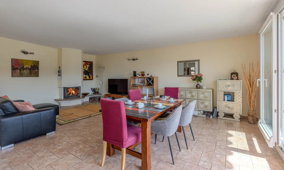 AMPIA VILLA 4.5 LOCALI CON TERRAZZA GIARDINO E VISTA AD AGNO