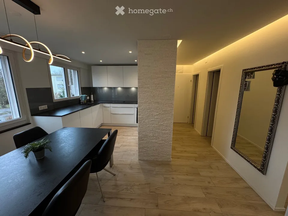 Kernsanierte 3.5-Zimmer-Wohnung mit Panoramablick