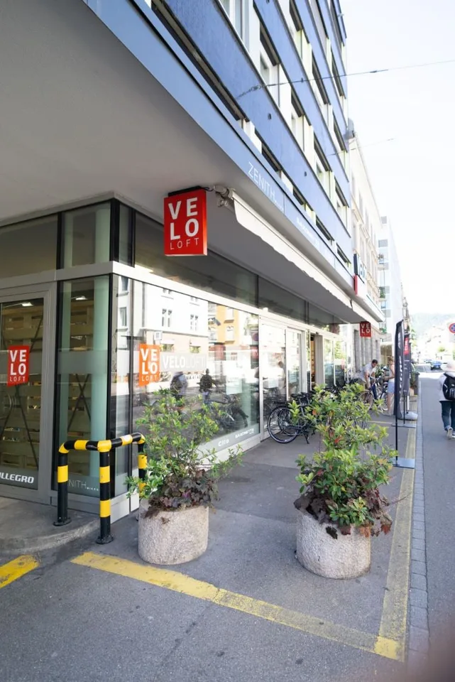 Spazio commerciale moderno con potenziale di utilizzo polivalente a Zürich-Wiedikon