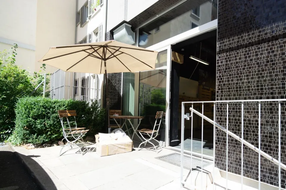 Spazio commerciale moderno con potenziale di utilizzo polivalente a Zürich-Wiedikon