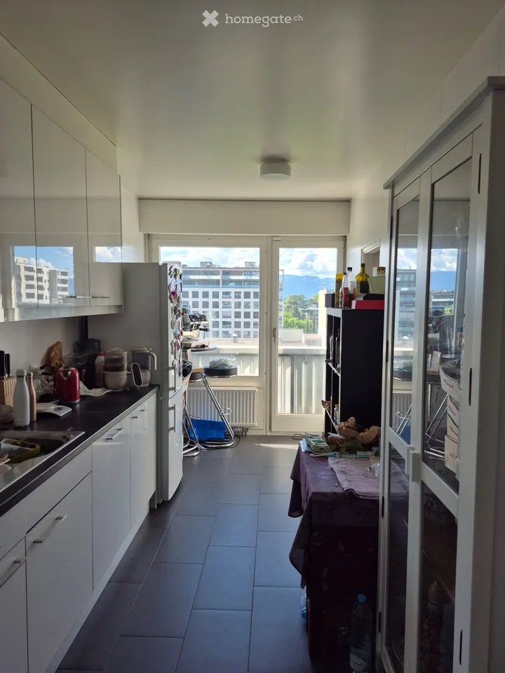 Schönes Apartment mit 2 Pools zur Übernahme