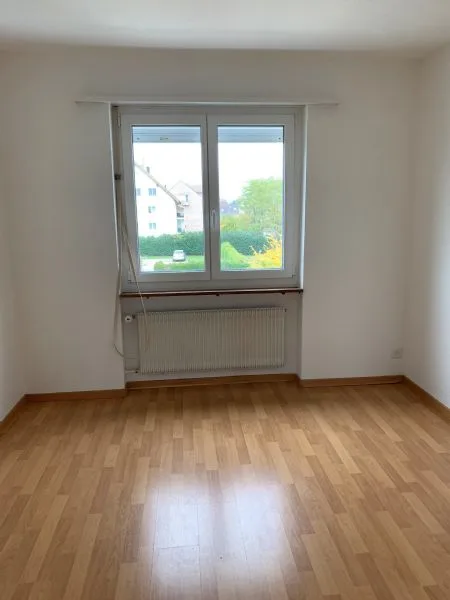 Helle und grosse 3-Zimmerwohnung an ruhiger Lage mit grossem Balkon