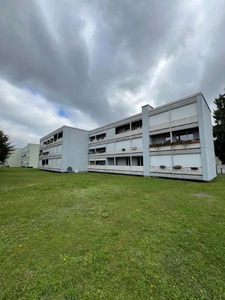 Helle und grosse 3-Zimmerwohnung an ruhiger Lage mit grossem Balkon