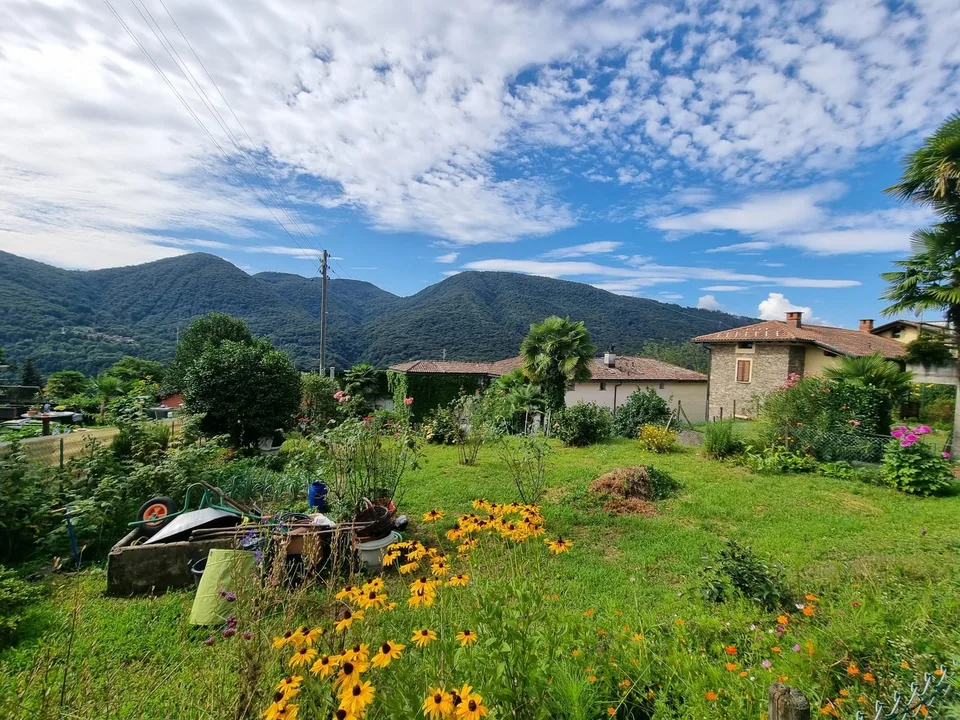 SPLENDIDO TERRENO EDIFICABILE CON PROGETTO A MONTEGGIO