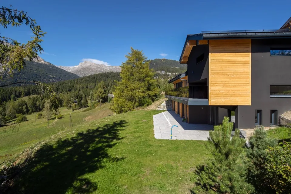 Chalet d'eccezione 5.5 locali a Crans-Montana – Vista impareggiabile e jacuzzi