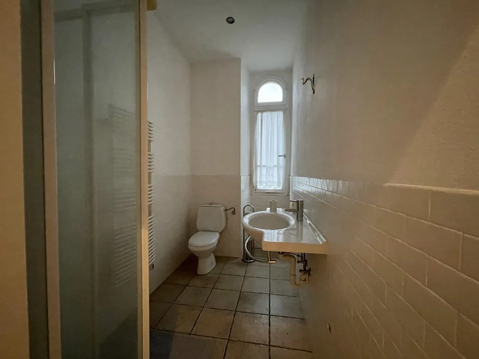 3,5 locaux rénovés dans une maison d'époque avec mansarde à Chiasso