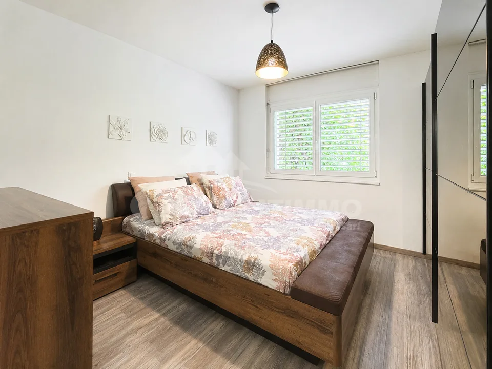 GROßARTIGES 5.5-ZIMMER-WOHNUNG MIT TERRASSE UND PRIVATEM GARTEN