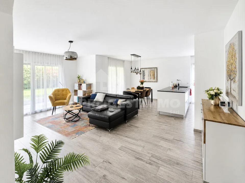 MAGNIFIQUE APPARTEMENT 5.5 PIÈCES AVEC TERRASSE ET JARDIN PRIVATIF