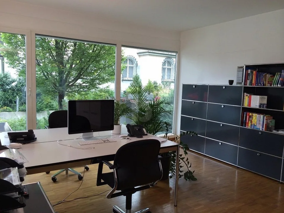 MODERN UND LICHTDURCHFLUTET