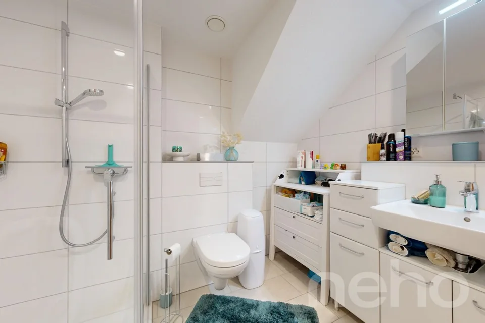 Maison moderne à deux familles avec vue lointaine et haut confort – photo 20 sur 21