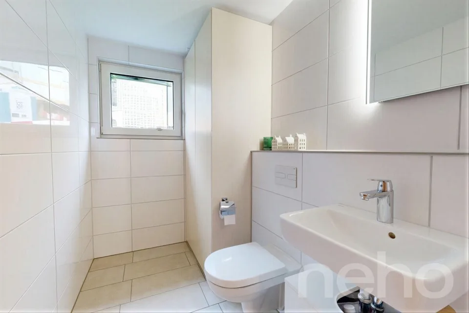 Maison moderne à deux familles avec vue lointaine et haut confort – photo 16 sur 21