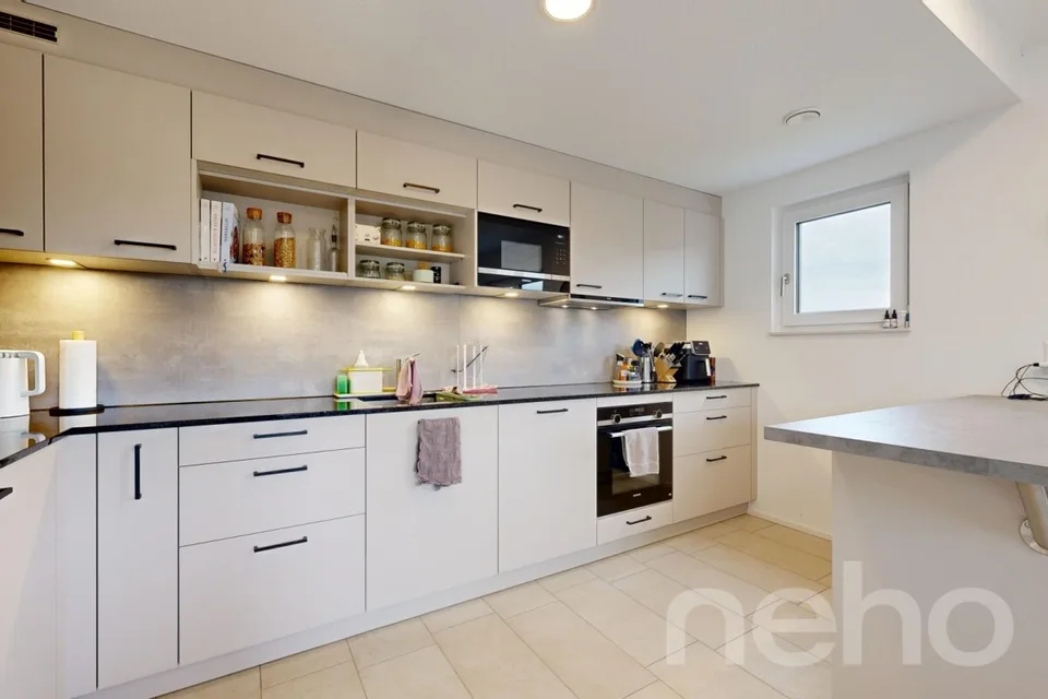 Maison moderne à deux familles avec vue lointaine et haut confort – photo 15 sur 21