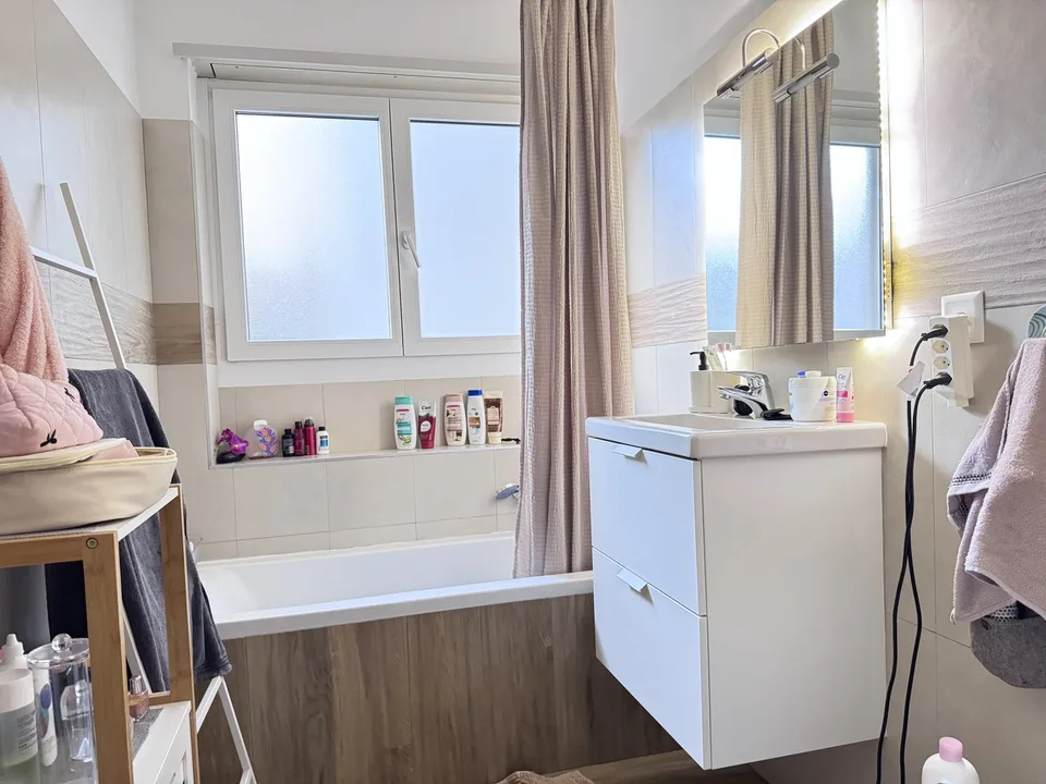 GERÄUMIGE 4.5 ZIMMER WIE NEU MIT BALKON IN LUGANO BREGANZONA – Foto 12 von 12