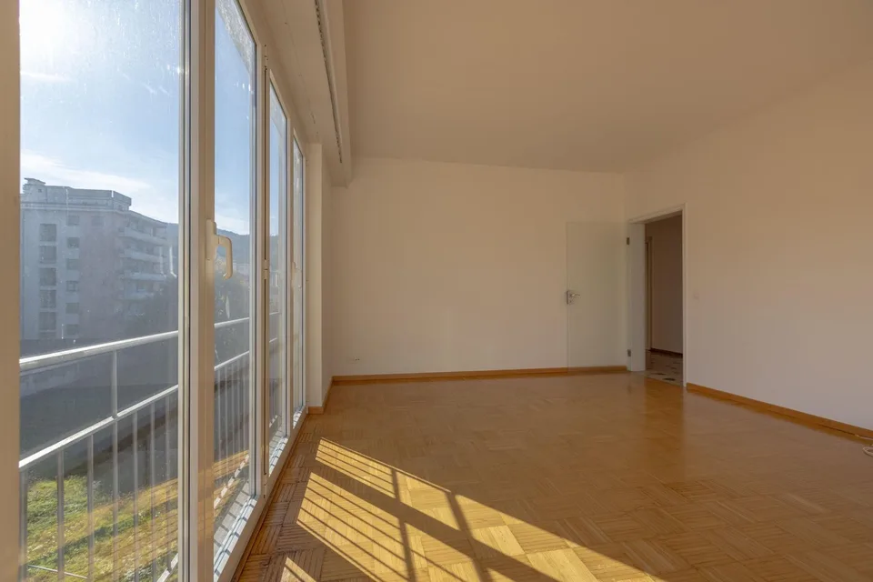 LUMINOSO 3.5 AL PENULTIMO PIANO CON VISTA APERTA A CHIASSO