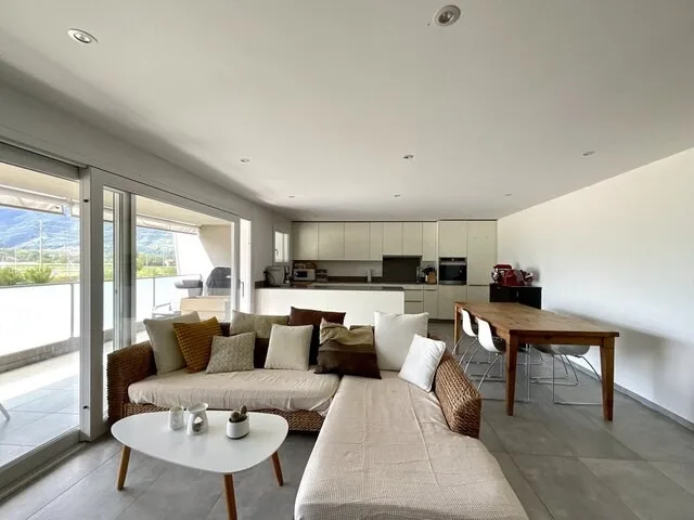 CONTONE - VENDESI MODERNO APPARTAMENTO CON AMPIA TERRAZZA