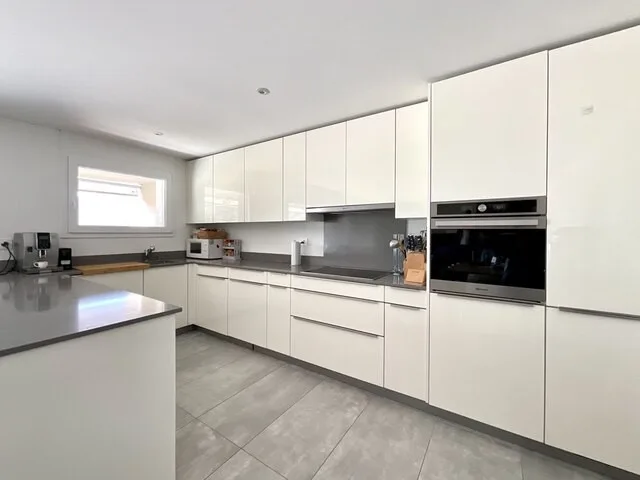 Moderne Wohnung mit großer Terrasse in Contone