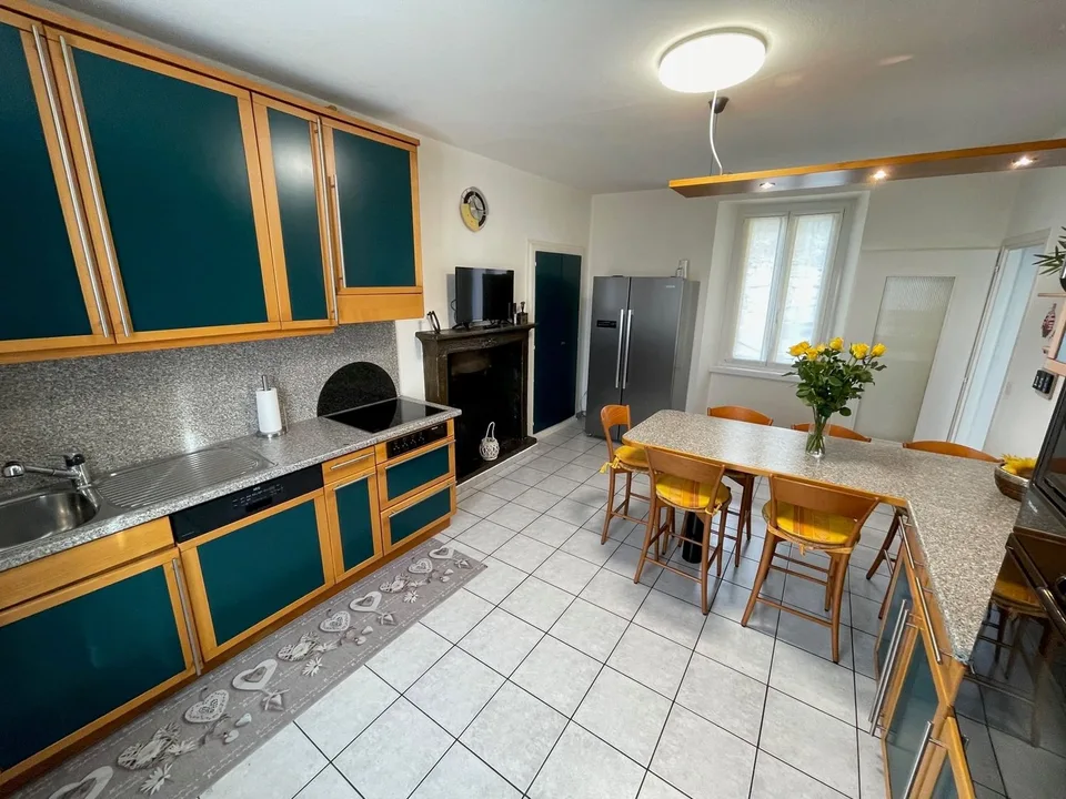 Interessantes Haus 6.5 Zimmer mit Gartchen