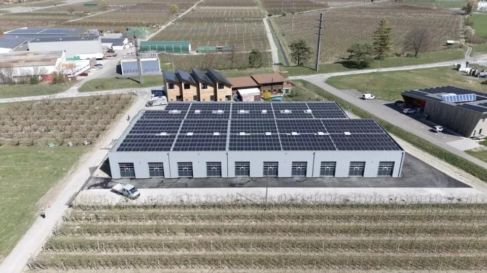 In affitto immediato, 10 box modulari con mezzanino