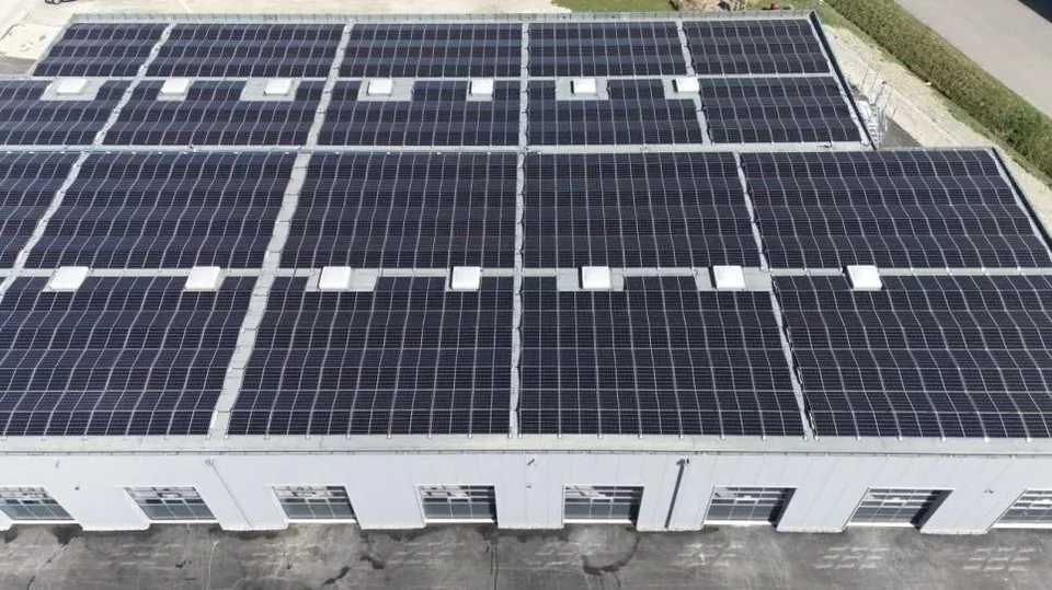 In affitto immediato, 10 box modulari con mezzanino