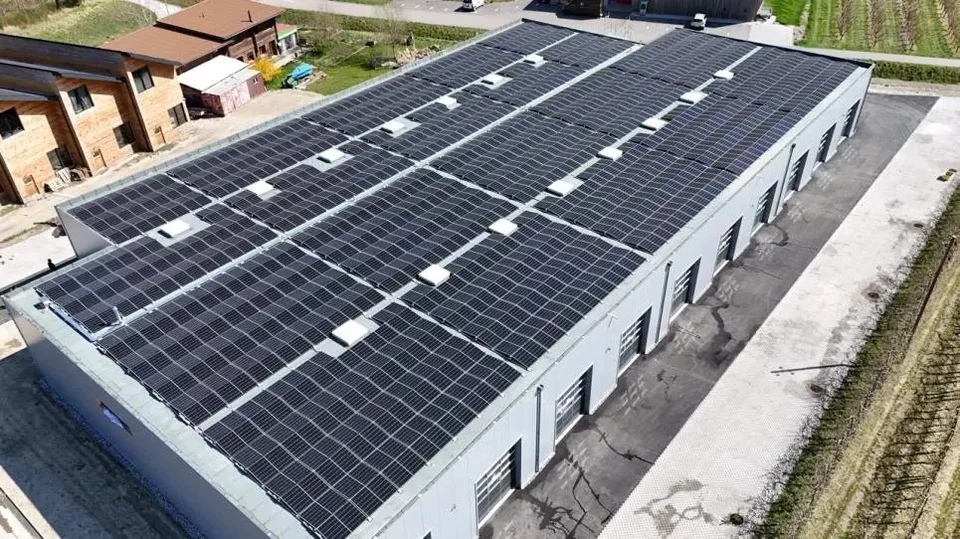 In affitto immediato, 10 box modulari con mezzanino