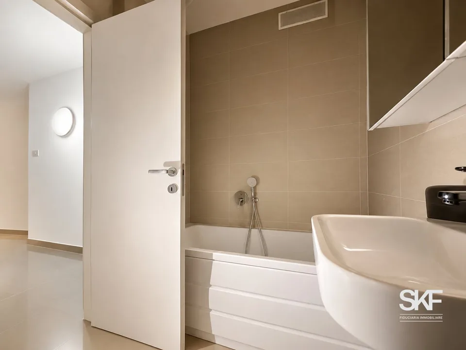 BRISSAGO - VERKAUFT HELLES 3.5-ZIMMER-WOHNUNG MIT BEEINDRUCKENDER SEESICHT – Foto 12 von 12