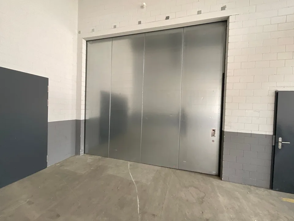 Espace de stockage chauffé avec double plancher dans la zone FBW