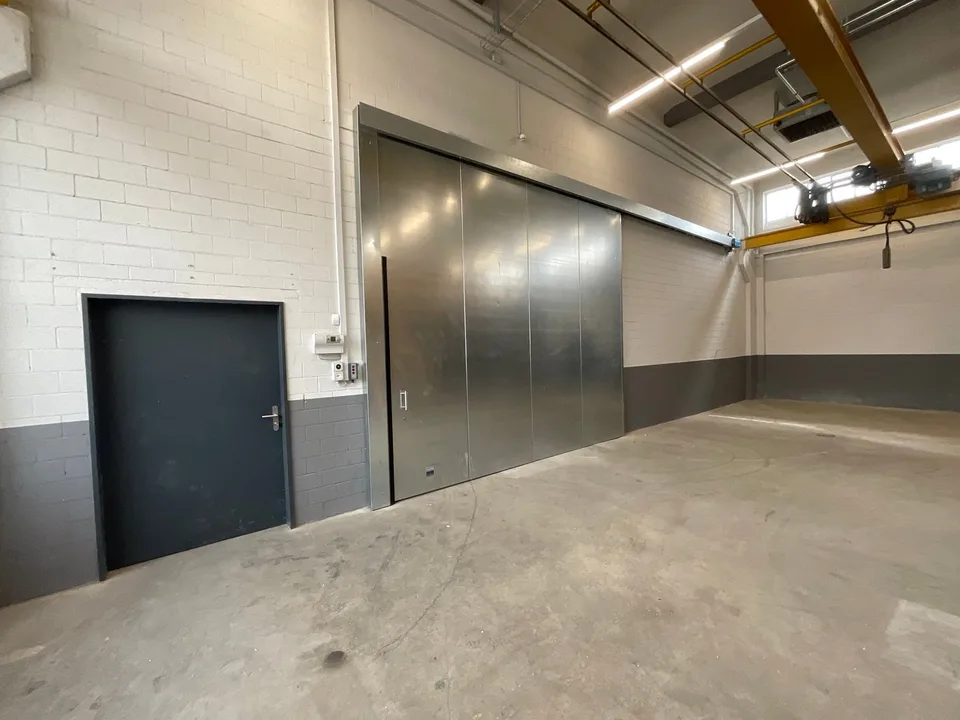 Espace de stockage chauffé avec double plancher dans la zone FBW