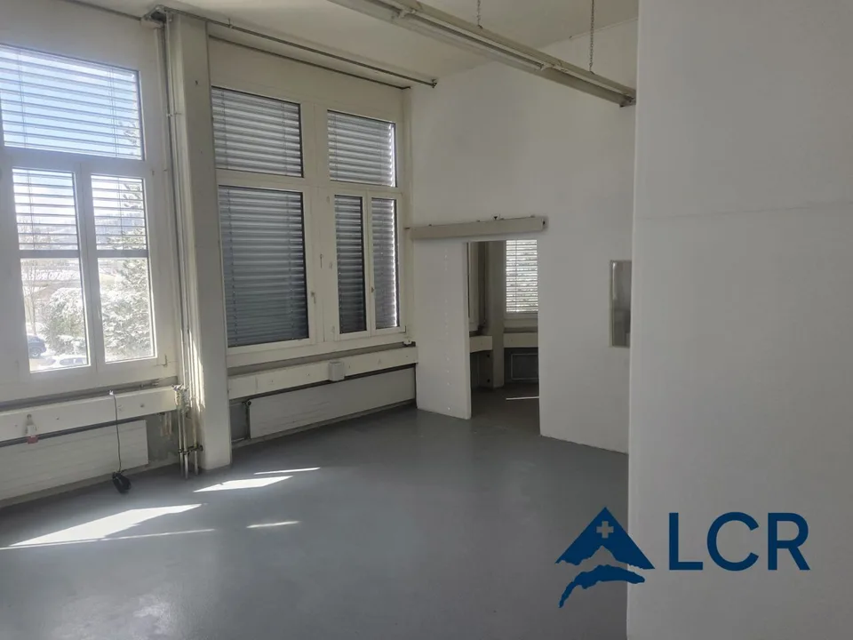 Bel atelier de 150m2 à la Chaux-de-Fonds