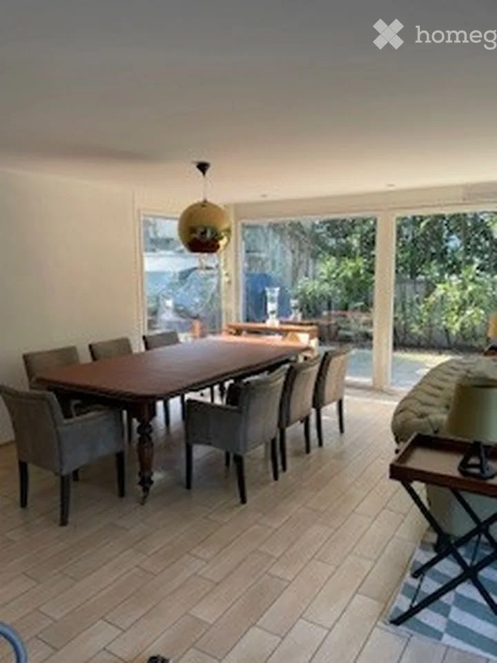 230qm Einfamilienhaus - Grosses Wohnzimmer mit Terassen an 3 Seiten / Master Suite mit Dachterasse