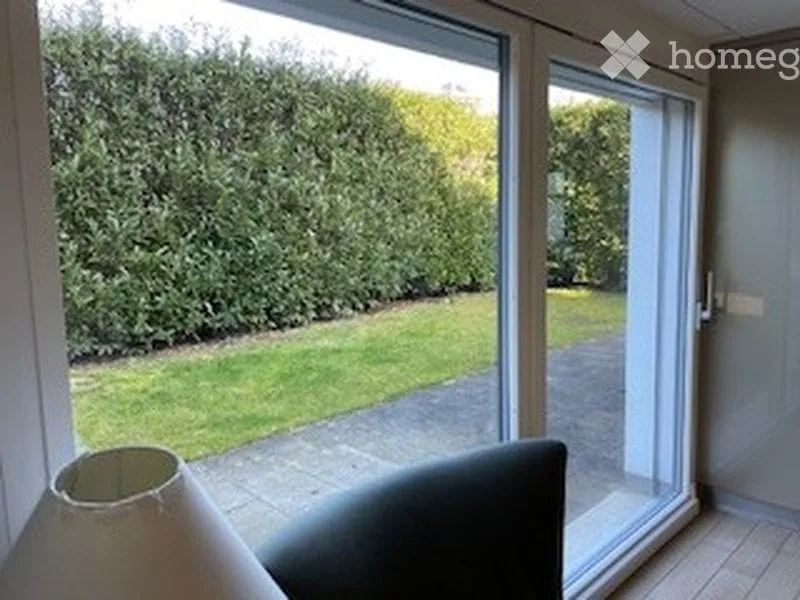 230qm Einfamilienhaus - Grosses Wohnzimmer mit Terassen an 3 Seiten / Master Suite mit Dachterasse