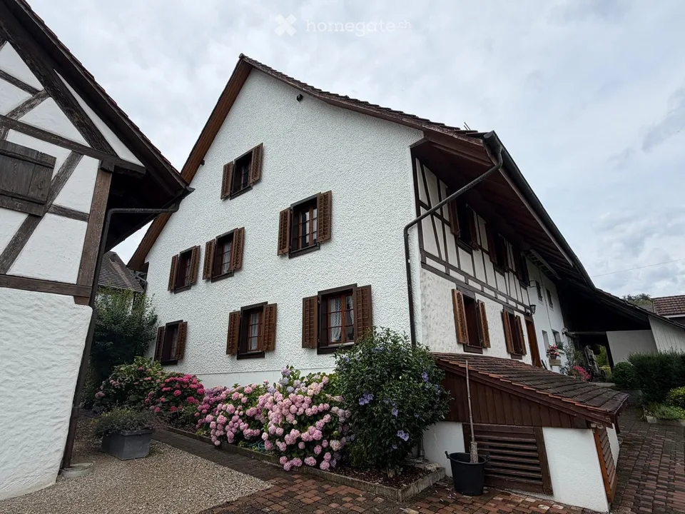 5.5-Zimmer Bauernhaus mit Seele in Killwangen | 3 Schlafzimmer, Garten, 2 PP | Schule 200m,28min ZHB
