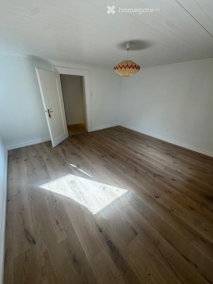 5.5-Zimmer Bauernhaus mit Seele in Killwangen | 3 Schlafzimmer, Garten, 2 PP | Schule 200m,28min ZHB