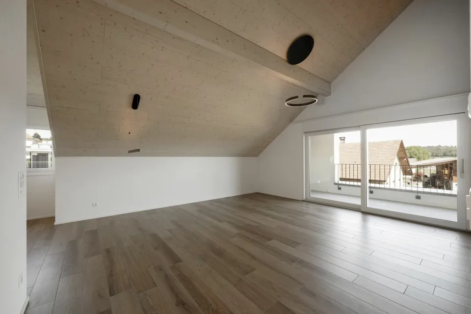 Beautiful 3.5 room apartment with high ceilings and nice balcony