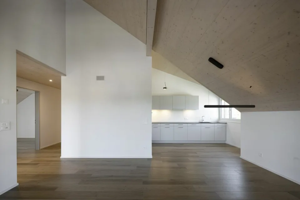 Beautiful 3.5 room apartment with high ceilings and nice balcony