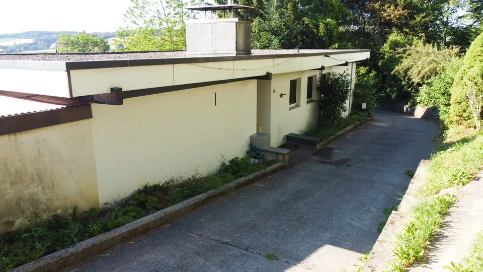 Einmaliges Einfamilienhaus mit Einliegerwohnung und traumhafter Aussic