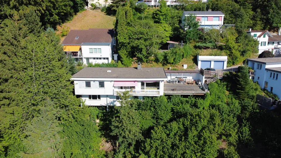 Einmaliges Einfamilienhaus mit Einliegerwohnung und traumhafter Aussic
