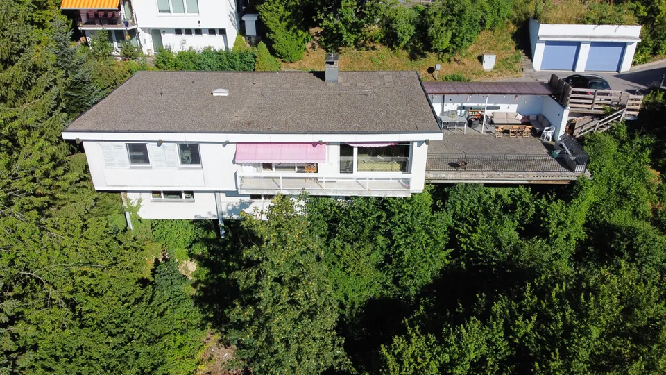 Einmaliges Einfamilienhaus mit Einliegerwohnung und traumhafter Aussic