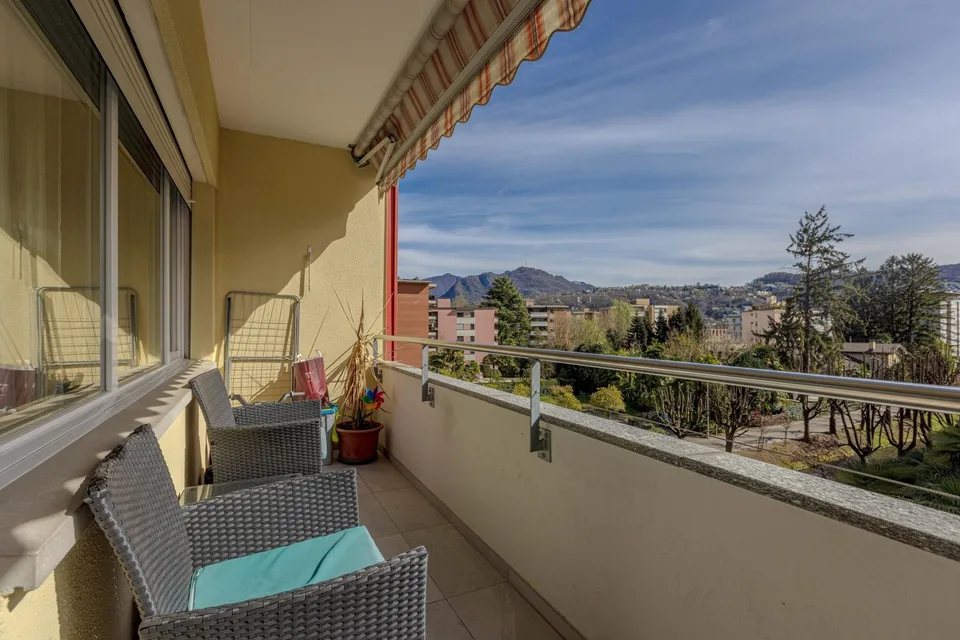 COMODO 3.5 LOCALI RINNOVATO A REDDITO CON BALCONE AD AGNO
