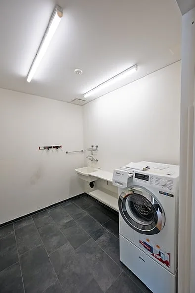 Helle 3.5-Zimmer-Dachwohnung mit Balkon in Speicher AR